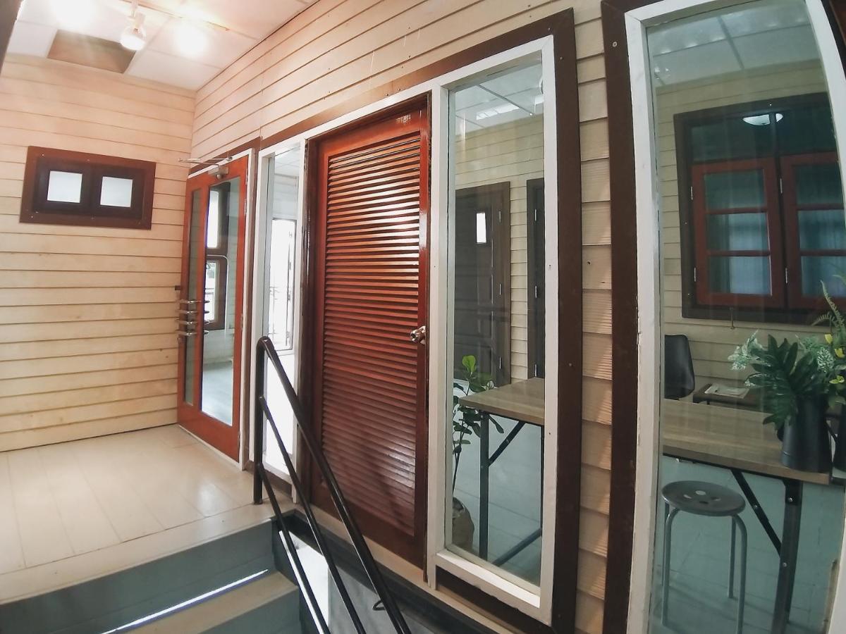 The Warehouse - Ayutthaya Apartment Luaran gambar
