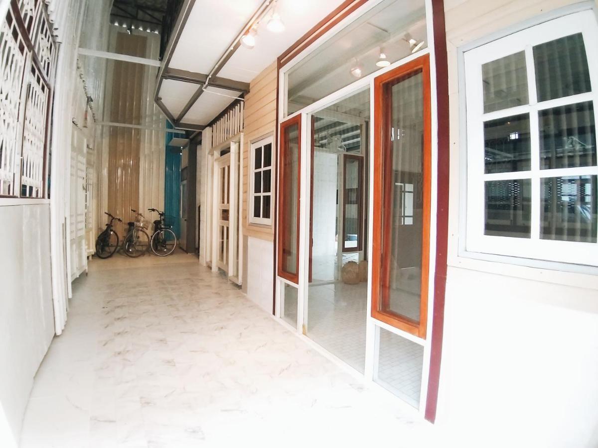 The Warehouse - Ayutthaya Apartment Luaran gambar