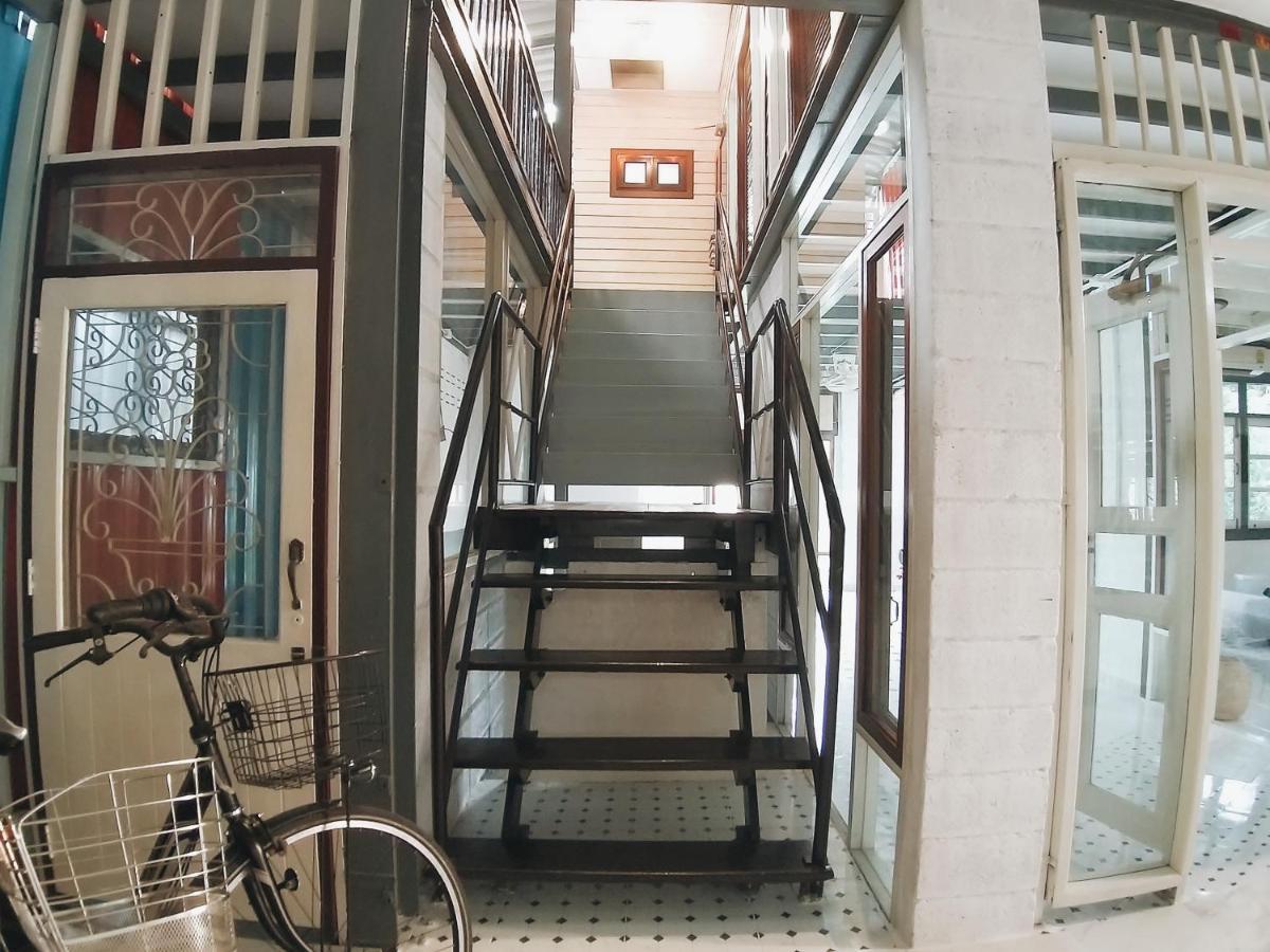 The Warehouse - Ayutthaya Apartment Luaran gambar