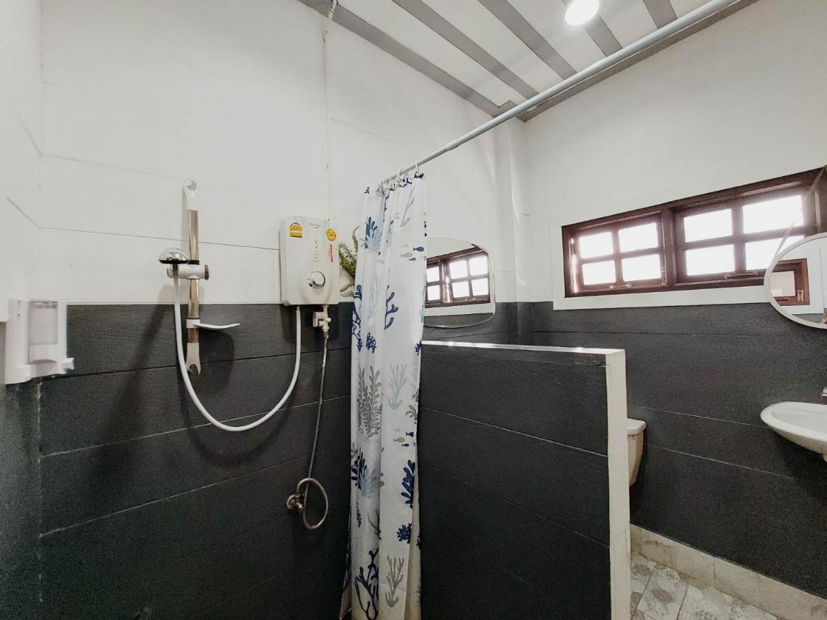The Warehouse - Ayutthaya Apartment Luaran gambar