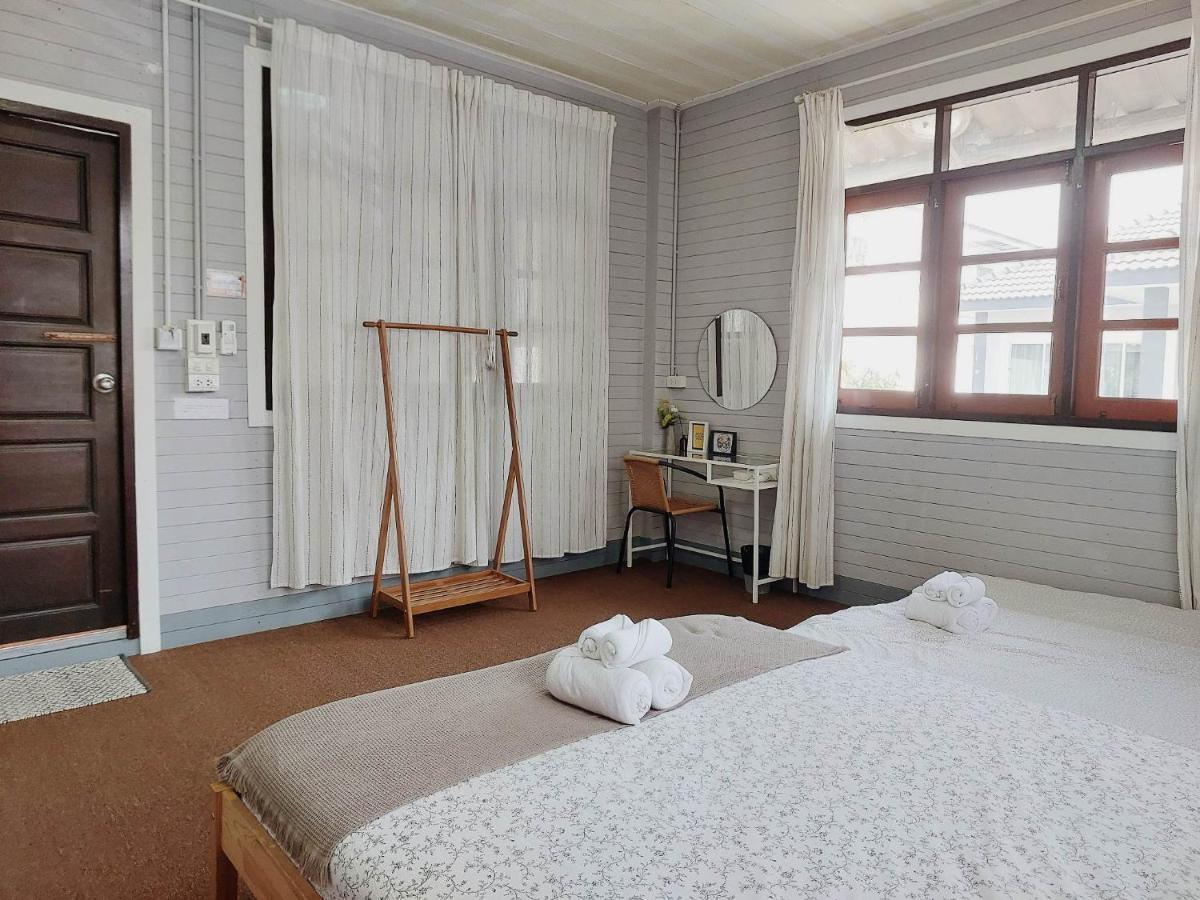 The Warehouse - Ayutthaya Apartment Luaran gambar