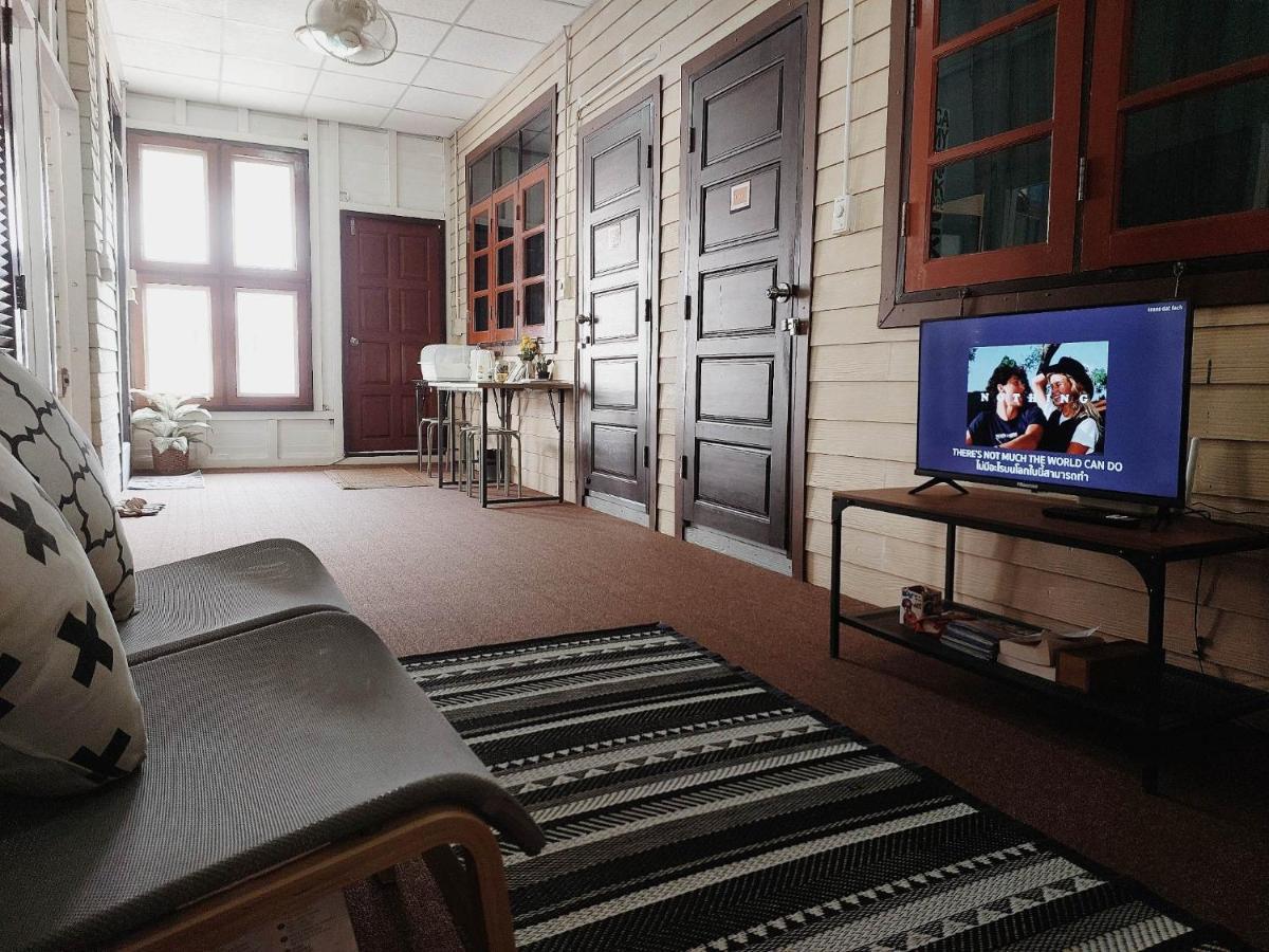 The Warehouse - Ayutthaya Apartment Luaran gambar
