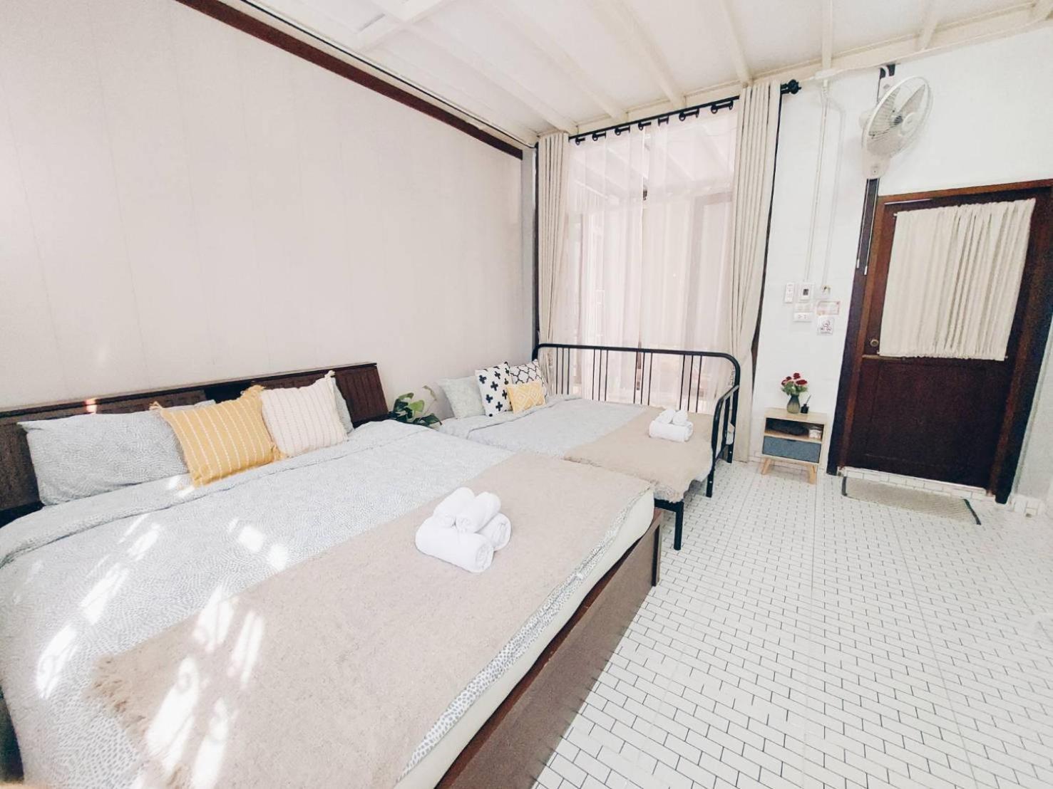 The Warehouse - Ayutthaya Apartment Luaran gambar