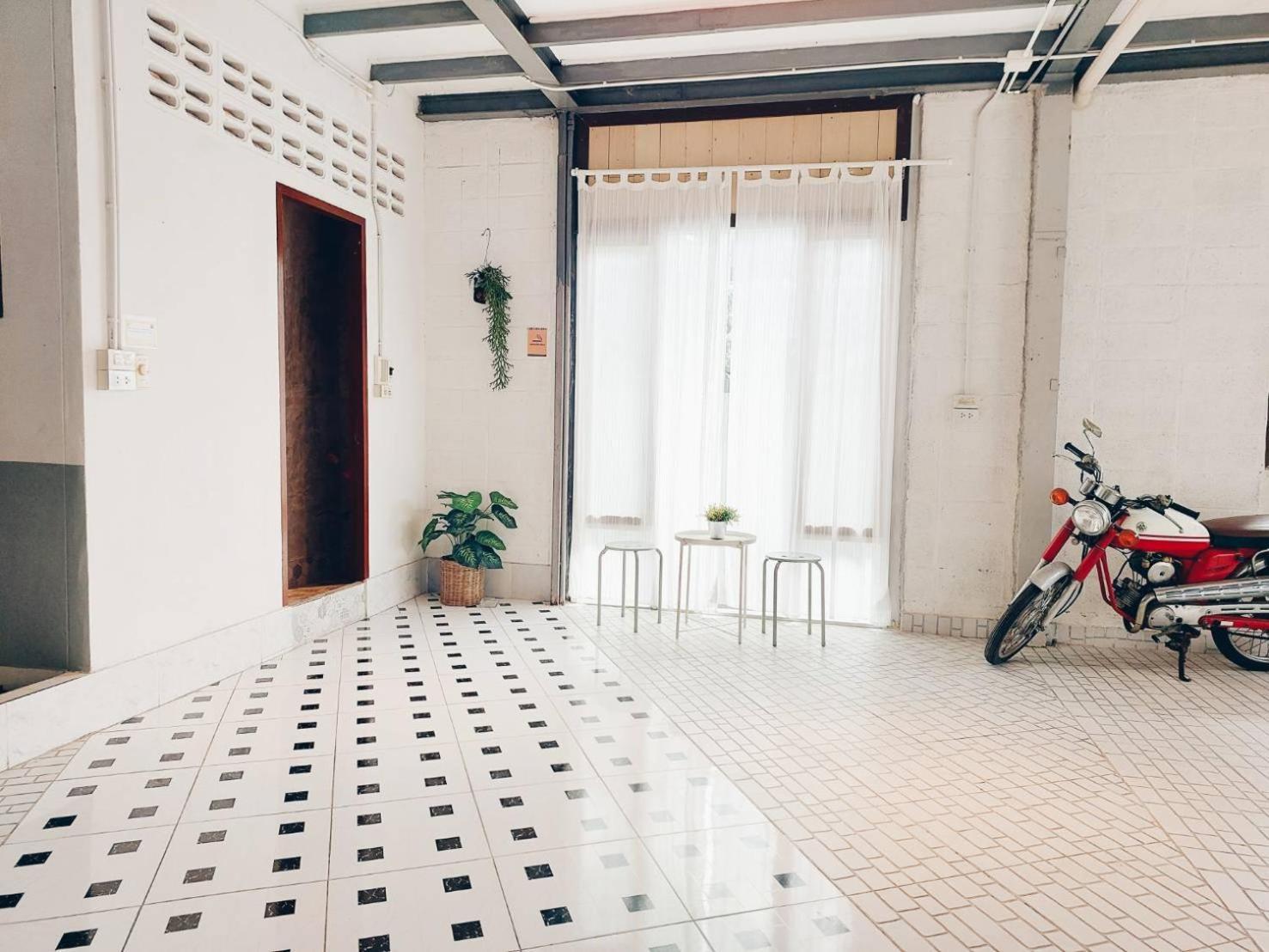The Warehouse - Ayutthaya Apartment Luaran gambar
