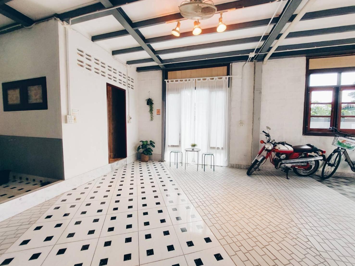 The Warehouse - Ayutthaya Apartment Luaran gambar
