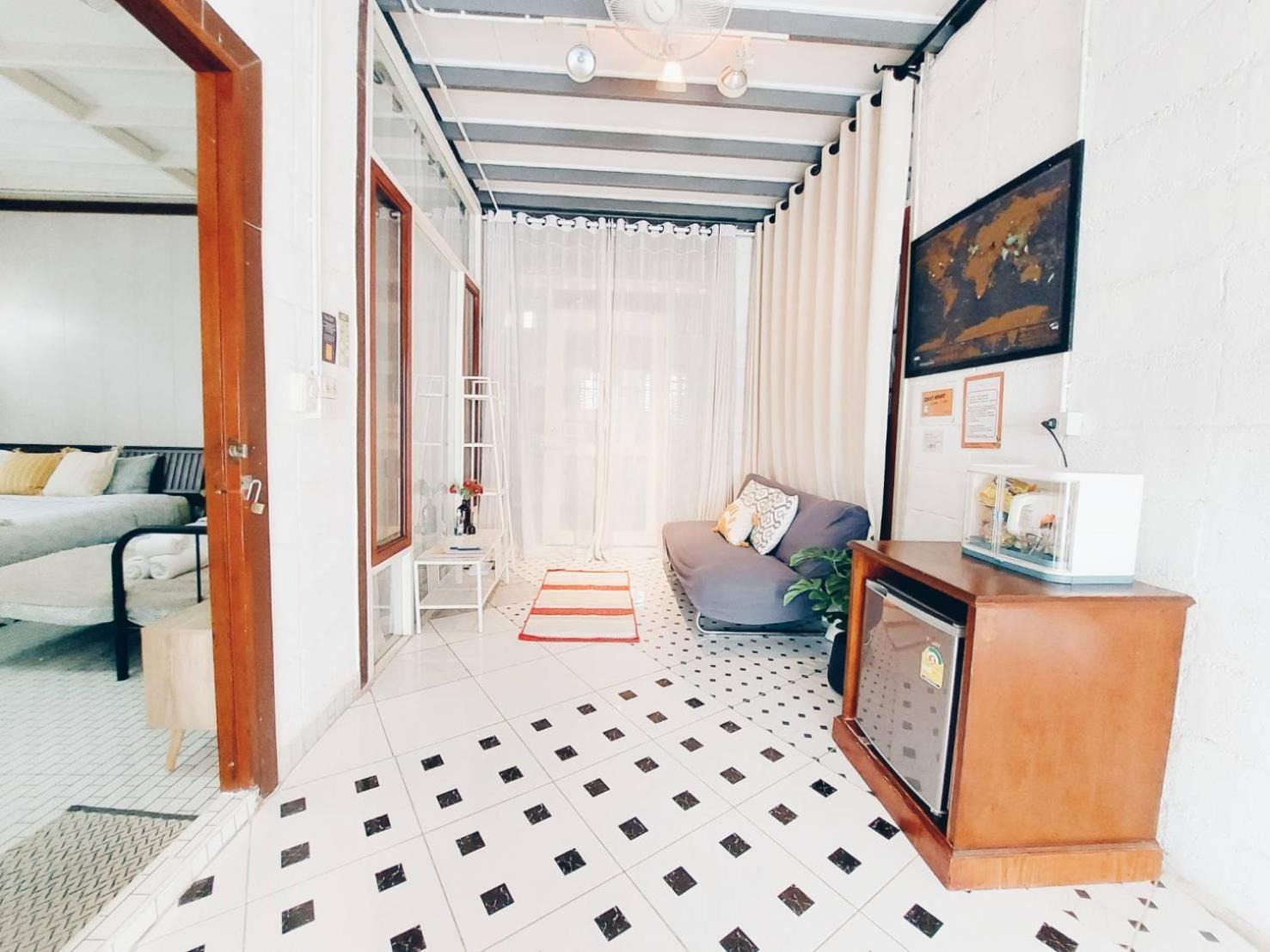 The Warehouse - Ayutthaya Apartment Luaran gambar